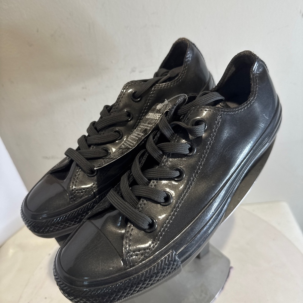 Converse Chuck Taylor AS Metallic Rubber OX
Black Pearl Women’s size 6